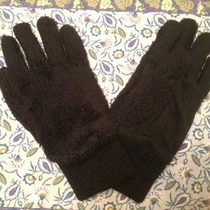 32 Degrees Heat Gloves NWT